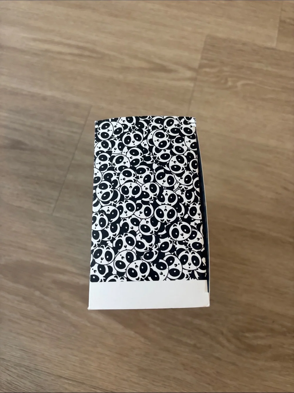 NEW!  MAC Cosmetics White Handle Makeup Brush Set with Black Bristles